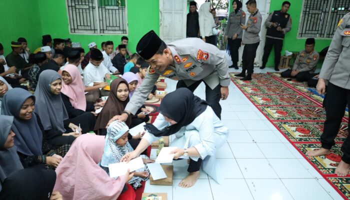 Berbagi Berkah Ramadhan, Kapolda Sulsel Santuni Anak Panti Asuhan