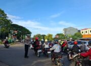 Polsek Tamalanrea Siaga di Titik Rawan Macet, Pastikan Kelancaran Arus