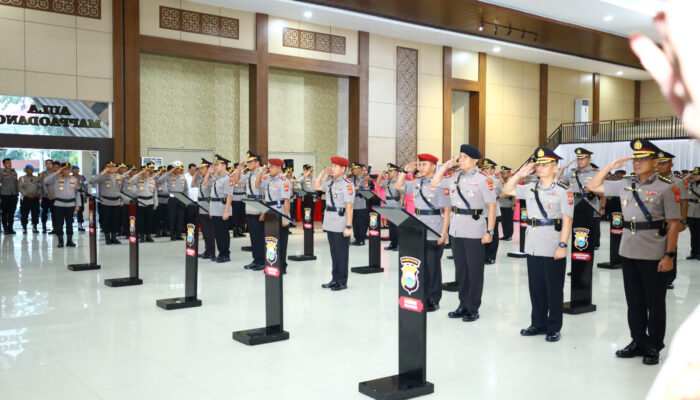 Kapolda Sulsel Pimpin Serah Terima Jabatan Pejabat Utama dan Kapolres Jajaran Polda Sulsel