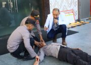 Dokkes Polrestabes Makassar Latih Penanganan Awal Korban Kecelakaan Lewat Simulasi Langsung