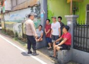 Sambangi Wilayah Binaan, Bhabinkamtibmas Edukasi Pemuda Hindari Tindak Pidana