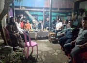 Bentuk Empati, Bhabinkamtibmas Katimbang Sapa Warga Saat Takziah