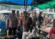 Bhabinkamtibmas, Bhabinsa dan Sat Pol PP Lakukan Pembinaan dan Penertiban PKL di Bahu Jalan