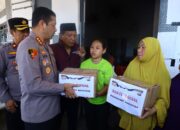 Kapolrestabes Makassar Serahkan Bantuan Sosial Kepada Korban Kebakaran di Kelurahan Buloa