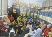 Kapolsek Tallo Berikan Pengarahan dan Pembinaan kepada Siswa SMP 4 dan SMP 10 yang Terlibat Tawuran