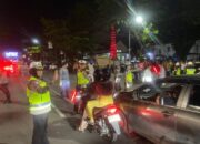 Kasat Lantas Polrestabes Makassar Pantau Arus Lalu Lintas Malam Misa Natal 2025