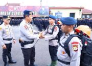 Kapolda Sulsel Pimpin Apel Pemberangkatan 100 Personel Satbrimob BKO ke Aceh untuk Tugas Kemanusiaan