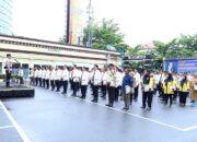 Kapolrestabes Makassar Berikan Penghargaan kepada Personel Berprestasi dan Masyarakat