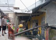 Respons Cepat Bhabinkamtibmas Katimbang datangi Rumah Warga Terdampak Puting Beliung