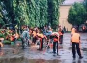 Tindak Lanjut Instruksi Presiden, TNI AD Khususnya Koramil 02 Kecamatan Tallo Berkolaborasi dengan SMK Negeri 5 Makassar Nyatakan Perang terhadap Sampah