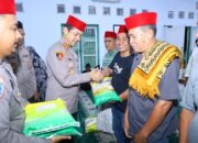 Safari Ramadhan, Kapolrestabes Makassar Serahkan Bansos dan Resmikan Tempat Wudhu