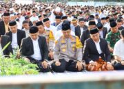 Kapolrestabes Makassar Sholat Idul Fitri 1447 H di Lapangan Karebosi