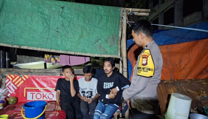 Membangun Sinergi Kamtibmas: Bhabinkamtibmas Polsek Tallo Pantau Wilayah dan Nasehati Remaja di Kaluku Bodoa