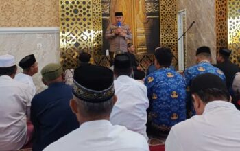 Kapolsek Ujung Pandang Gelar Safari Jumat, Sampaikan Pesan Kamtibmas di Pulau Lae-Lae