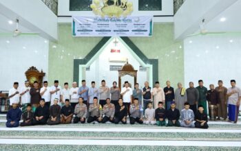 Wakapolrestabes Makassar Gelar Safari Subuh di Masjid Ar-Rahman Sampaikan Pesan Kamtibmas
