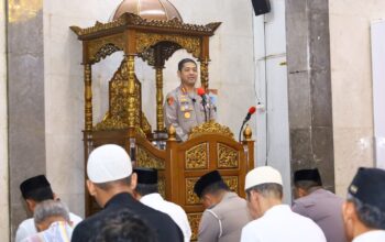 Kapolrestabes Makassar Ajak Warga Perkuat Peran Keluarga dan Kamtibmas Lewat Safari Subuh