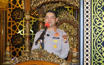 Kapolrestabes Makassar Safari Subuh di Masjid Al-Husna, Ajak Warga Perkuat Kepedulian Menjaga Kamtibmas