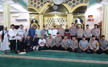Safari Subuh Kapolrestabes Makassar Bersama Ustad Das’ad Latif