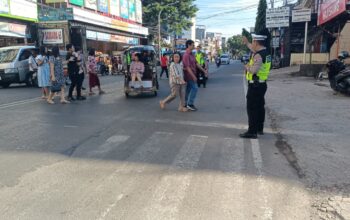 Personel Polsek Bontoala Siaga Amankan Perayaan Kenaikan Isa Al-Masih di Sejumlah Gereja
