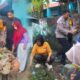 Jalin Kekompakan, Bhabinkamtibmas Polsek Ujung Pandang Kerja Bakti Bersama Warga