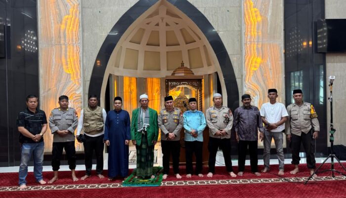 Polsek Ujung Pandang Gelar Safari Jumat di Masjid Nurul Muttahidah IMMIM, Pererat Silaturahmi dan Jaga Kamtibmas