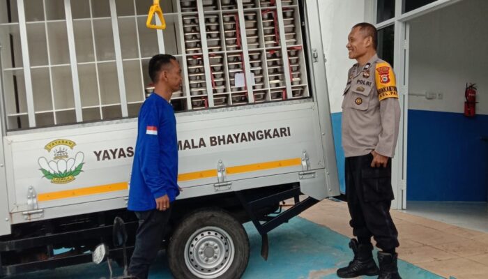 Pastikan Aman dan Lancar, Bhabinkamtibmas Pai Pantau Penyaluran Makanan MBG