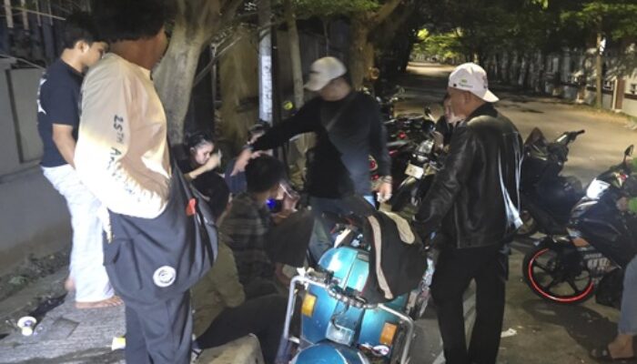 Patroli Cipta Kondisi Polsek Rappocini, Remaja Nongkrong Larut Malam Diberi Imbauan