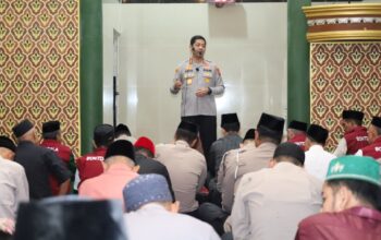 Kapolrestabes Makassar Ingatkan Warga Awasi Anak dari Pengaruh Geng Motor Saat Safari Subuh
