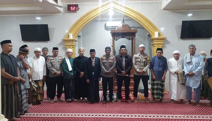 Polsek Rappocini Tingkatkan Komunikasi dengan Warga Melalui Safari Subuh