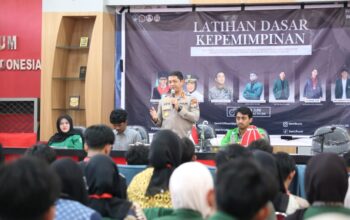 Kapolrestabes Makassar Berikan Materi Kepemimpinan dalam LDK BEM Fakultas Hukum UMI