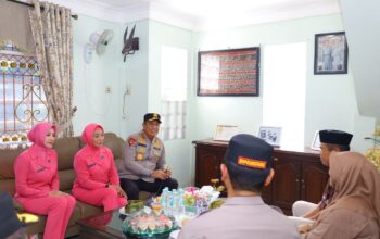 Kapolda Sulsel Pimpin Anjangsana Sambut Hari Bhayangkara ke-80, Pererat Silaturahmi dengan Purnawirawan