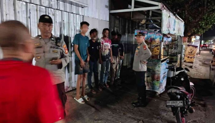 Personel Polsek Rappocini Respon Cepat Aduan Warga, Bubarkan Kelompok Pemuda Konsumsi Miras