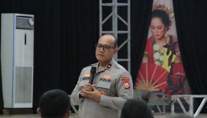 Ibadah Perdana Wakapolda Sulsel Bersama Personel Oikumene, Perkuat Iman dan Kebersamaan