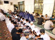 Kapolrestabes Makassar Doa dan Makan Siang Bersama Anak Panti di Masjid Al Ikhlas