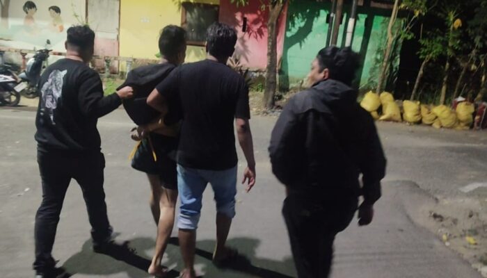 Resmob Polsek Rappocini bersama Resmob Polda Sulsel Ungkap Kasus Curas, Pria Bersenjata Badik Ditangkap