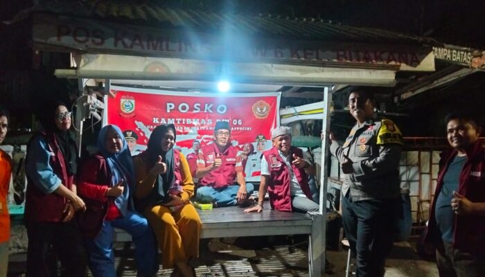 Siaga di Posko Kamtibmas, Bhabinkamtibmas Polsek Rappocini dan Ketua RT/RW Perkuat Sinergi Jaga Kamtibmas di Buakana