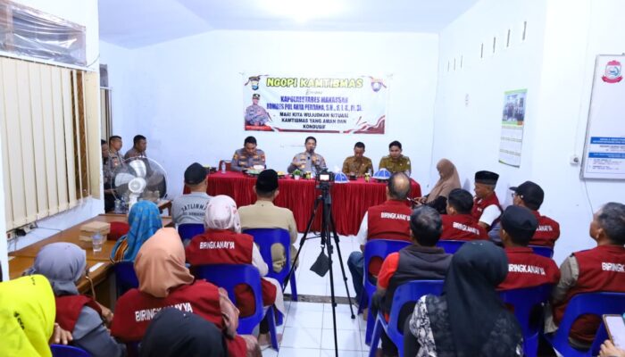 Kapolrestabes Makassar Serap Aspirasi Warga di Kelurahan Pai dalam Ngopi Kamtibmas