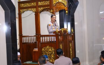 Dari Masjid At-Taqwa, Kapolrestabes Makassar Ajak Warga Rawat Ukhuwah dan Keamanan Bersama